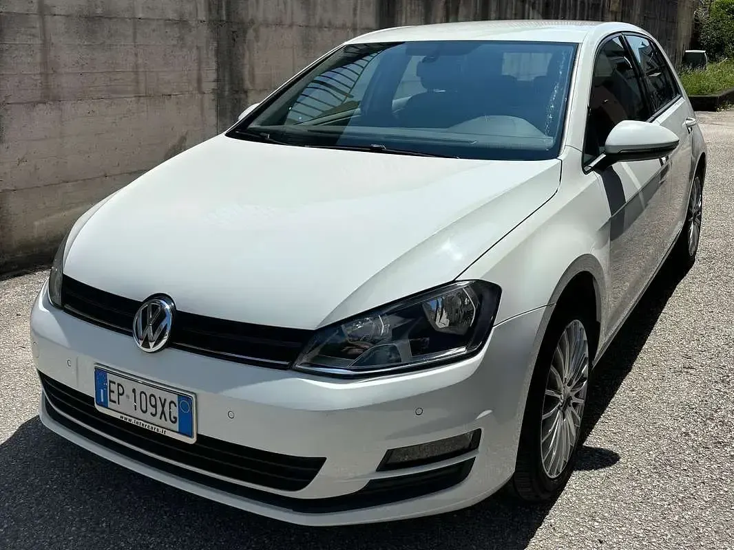 Usata VW Golf VII Comfortline 105 CV (77 kW) 2013 Bianco Berlina