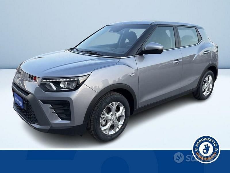 Grigio Nuova 2025 Ssangyong (KGM) Tivoli SUV | 20.440 € - Immagine 1/3