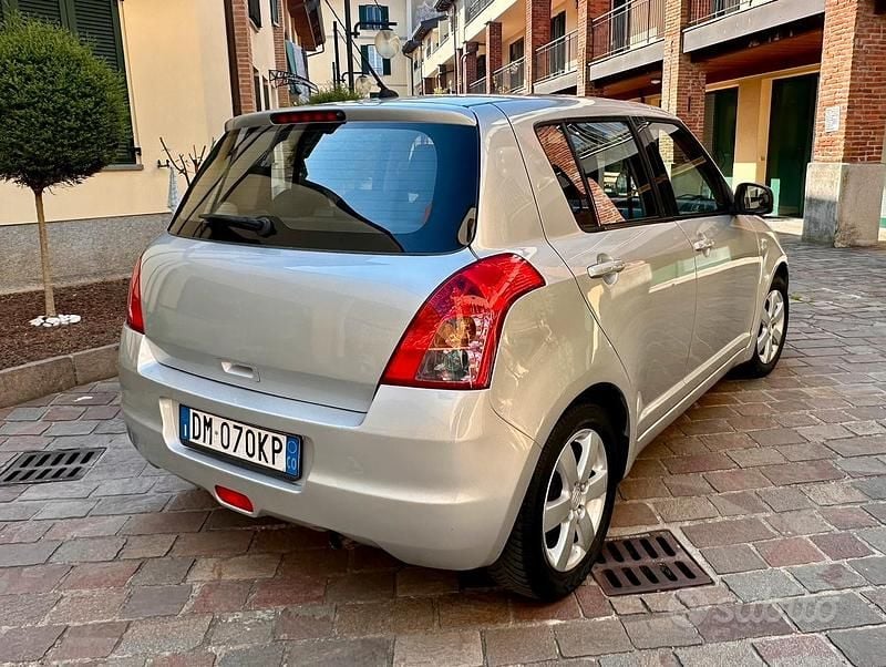 Usata Suzuki Swift 92 CV (67 kW) 2008 Grigio Utilitaria