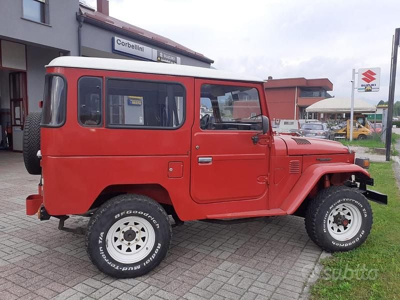 Usata Toyota Land Cruiser 1980 Rosso SUV