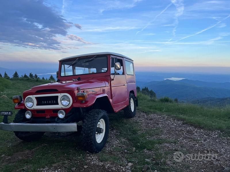 Usado Toyota Land Cruiser 125 CV (91 kW) 1970 Rojo SUV