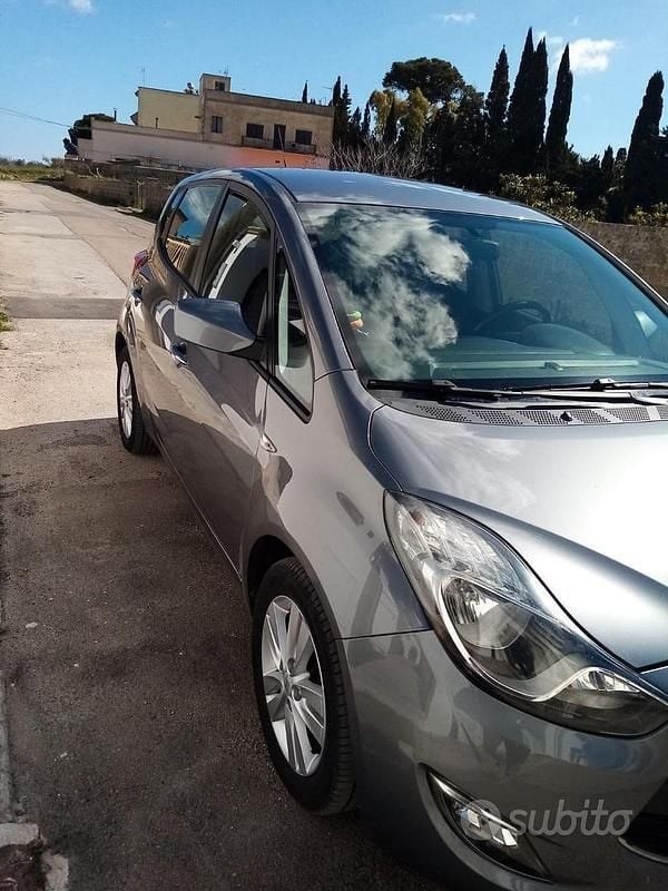 Usata Hyundai ix20 90 CV (66 kW) 2012 Grigio Utilitaria