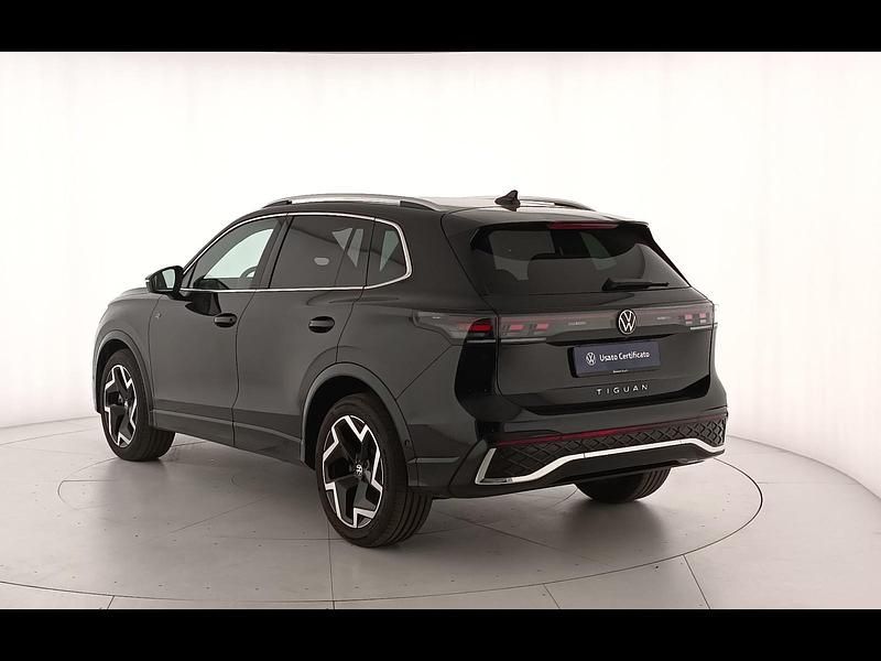 Usata VW Tiguan R-line 150 CV (110 kW) 2025 Nero SUV