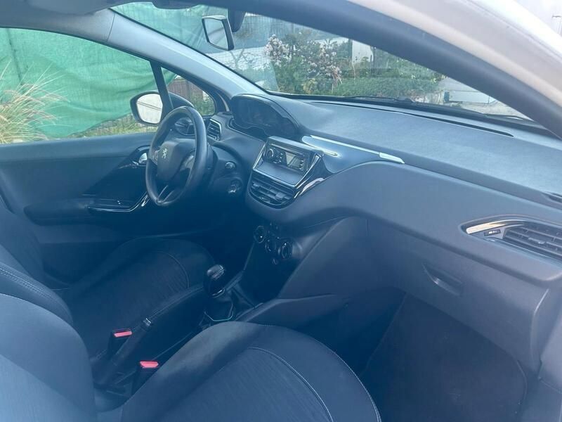 Usata Peugeot 208 Access 68 CV (50 kW) 2014 Bianco Utilitaria