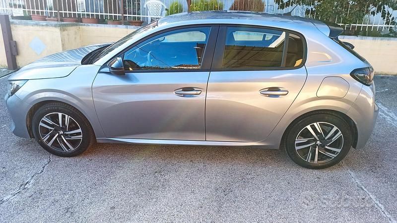 Usata Peugeot 208 Active 75 CV (55 kW) 2023 Grigio Utilitaria