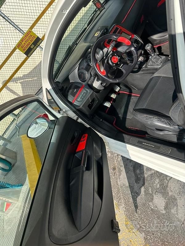 Usata Abarth Grande Punto Esseesse 180 CV (132 kW) 2009 Bianco Utilitaria