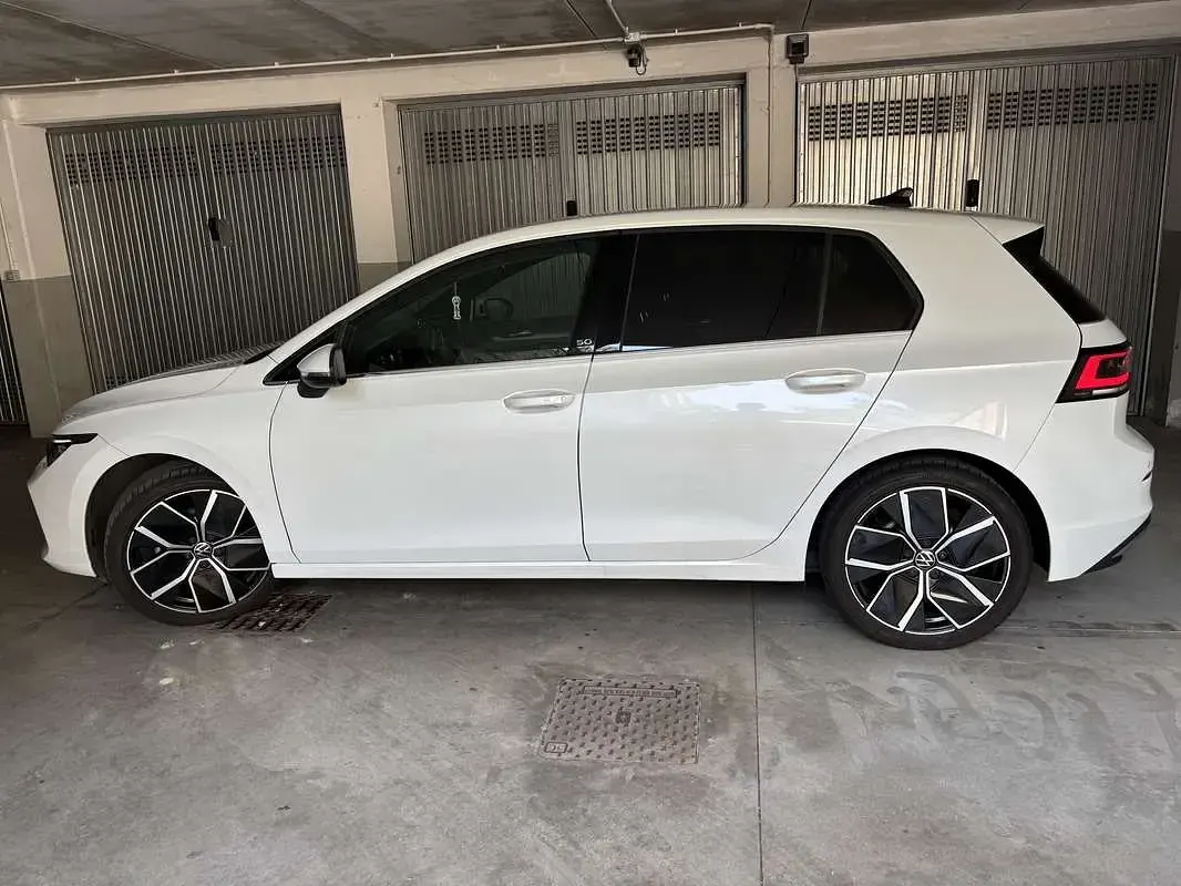 Usata VW Golf VIII 116 CV (85 kW) 2024 Berlina