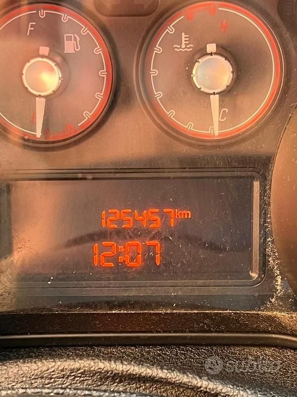 Usata Fiat Punto 70 CV (51 kW) 2015 Nero Utilitaria