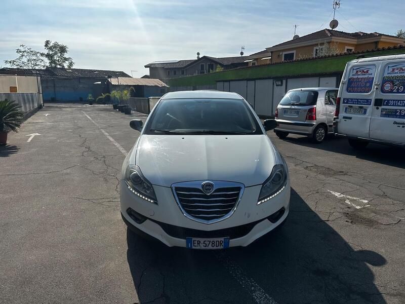 Usata Lancia Delta Gold 120 CV (88 kW) 2013 Bianco Utilitaria