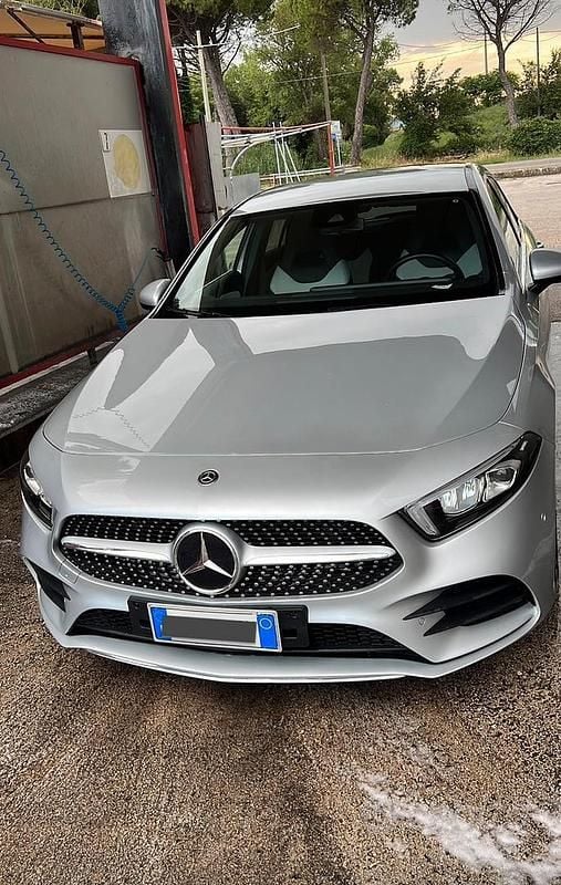 Usata Mercedes A180 Premium 136 CV (100 kW) 2019 Berlina