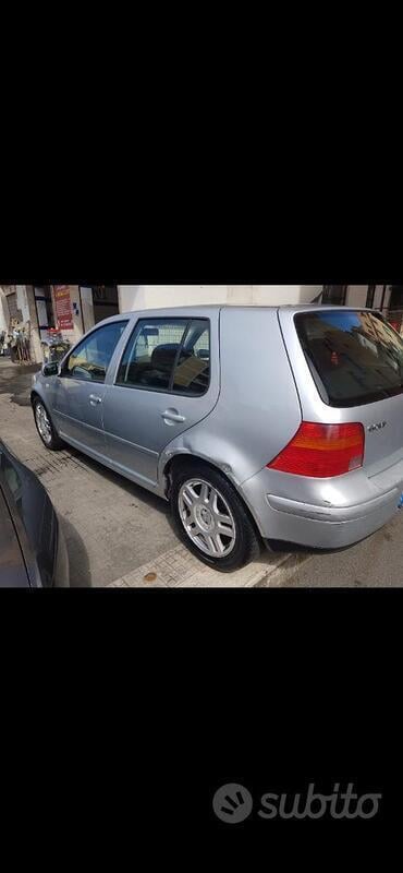 Usato 2002 VW Golf IV 1.4 Diesel 75 CV (2.000 €)