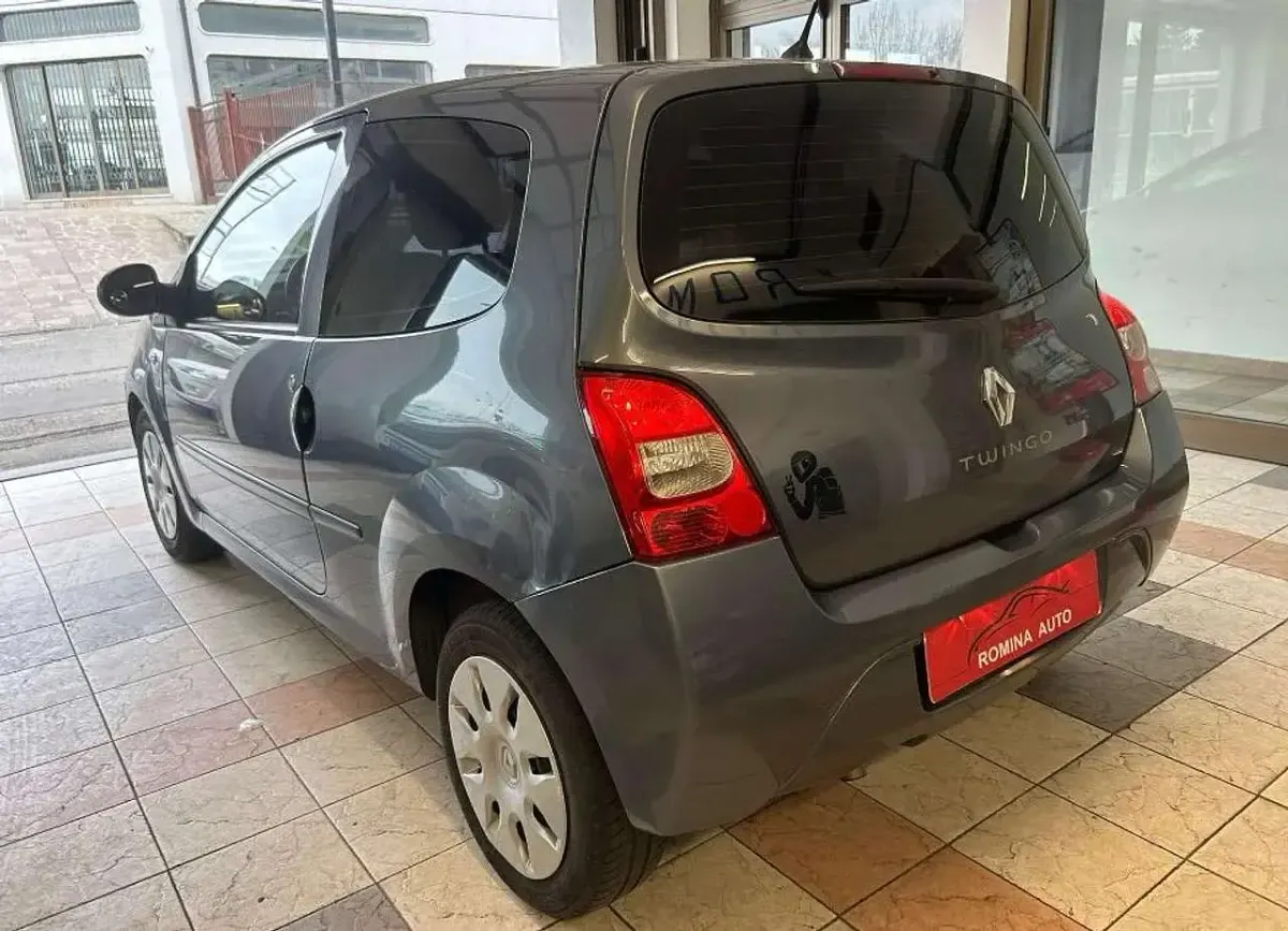 Usado Renault Twingo LE 58 HP (42 kW) 2009 Cinzento Citadino