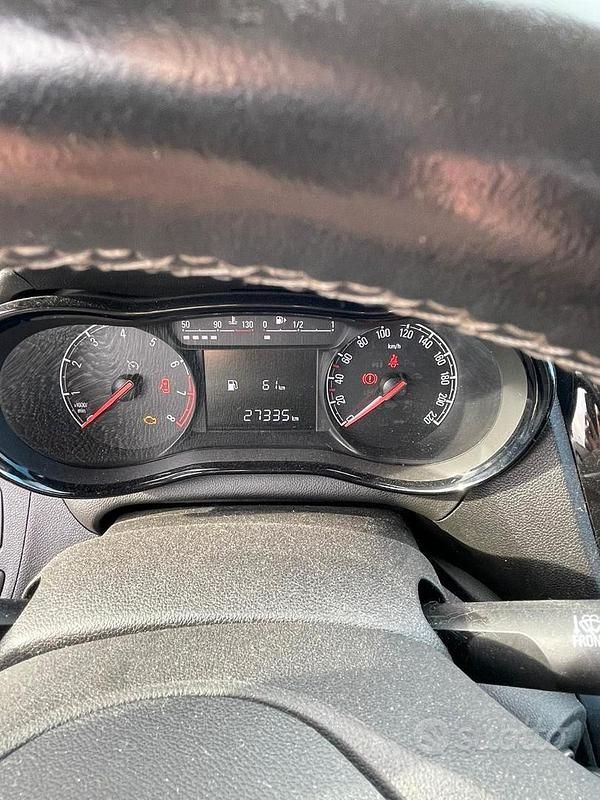 Usata Opel Karl Rocks 73 CV (53 kW) 2018 Rosso Utilitaria