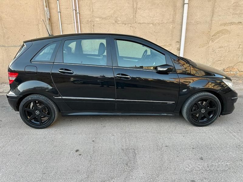Usata Mercedes B200 2007 Nero Monovolume