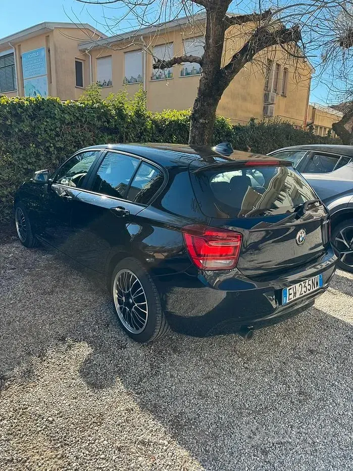Usata BMW 118 Sport Line 143 CV (105 kW) 2014 Nero Utilitaria