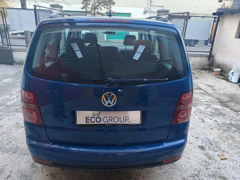 Usata VW Touran Conceptline 101 CV (74 kW) 2010 Blu Monovolume