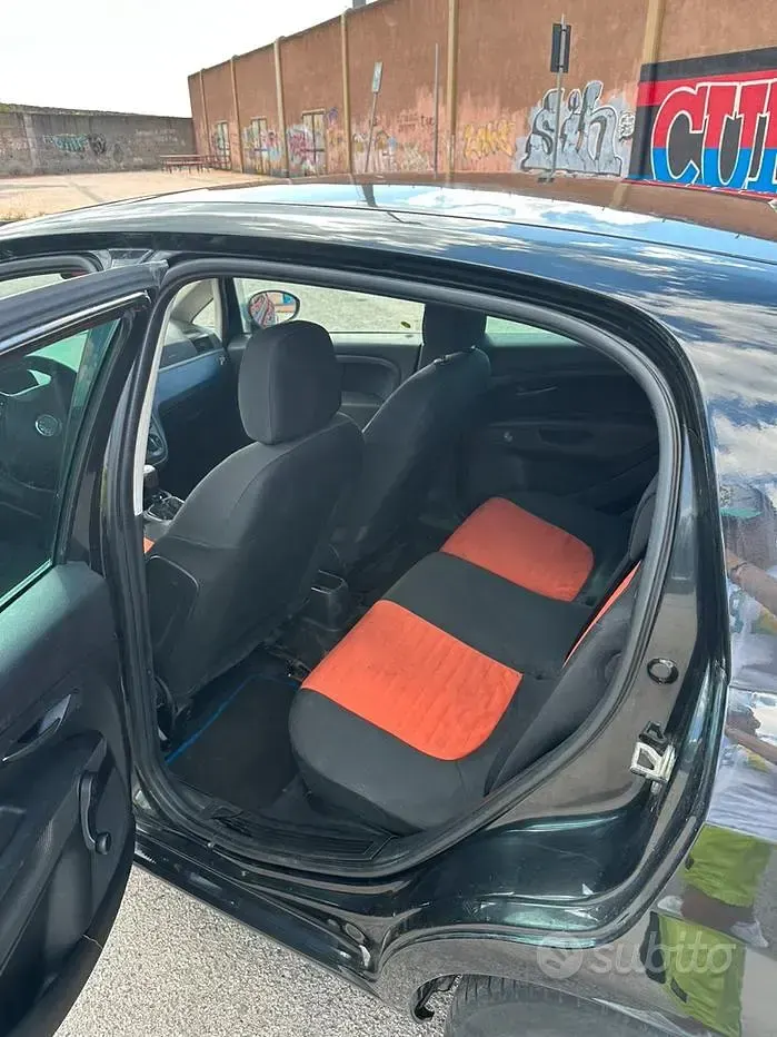 Usata Fiat Grande Punto 75 CV (55 kW) 2006 Nero Utilitaria
