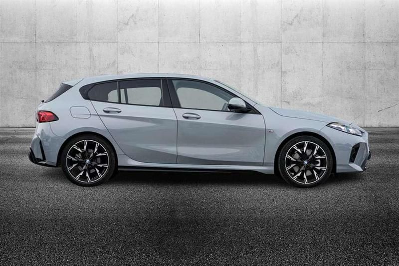 Usata BMW 123 M Sport 204 CV (150 kW) 2025 Grigio Utilitaria