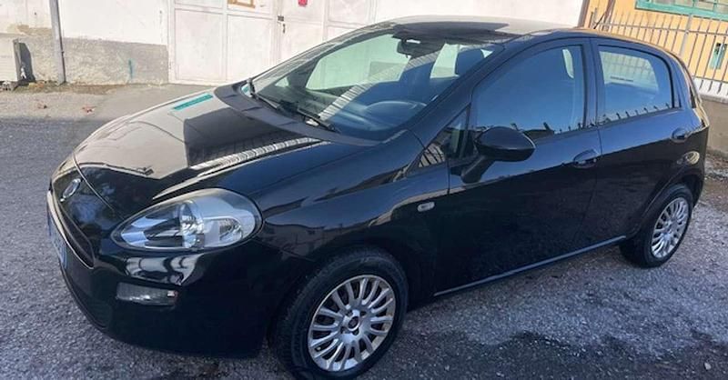 Usata Fiat Punto Street 77 CV (56 kW) 2014 Metallizzato Utilitaria