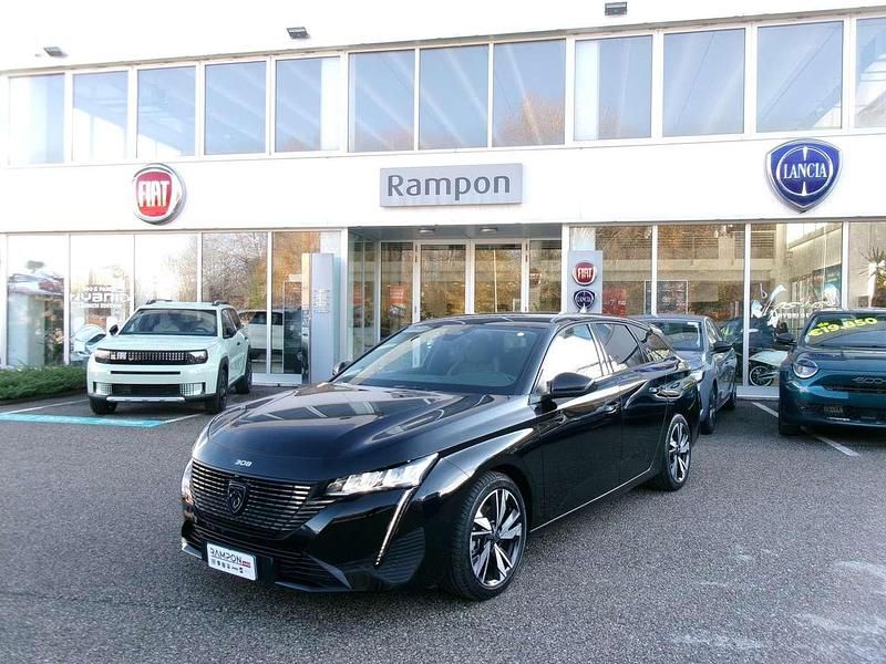 Nero Usata 2023 Peugeot 308 Allure Tre volumi | 19.900 € (Super prezzo) - Immagine 1/4