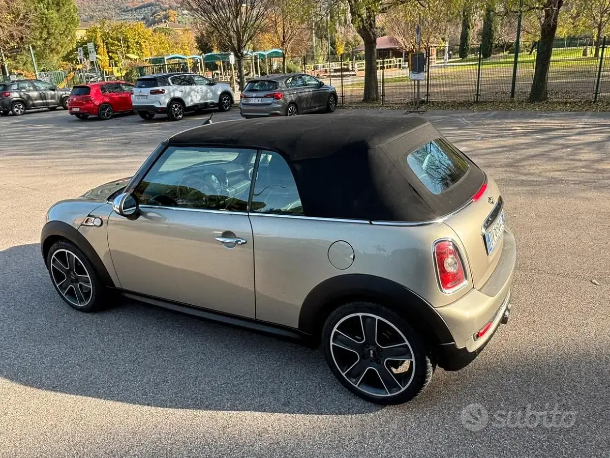Usata Mini Cooper S Cabriolet 170 CV (125 kW) 2009 Grigio Cabrio