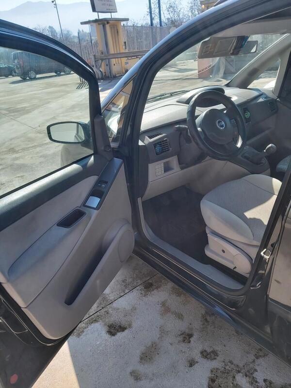 Usata Fiat Idea Dynamic 69 CV (50 kW) 2005 Nero Monovolume