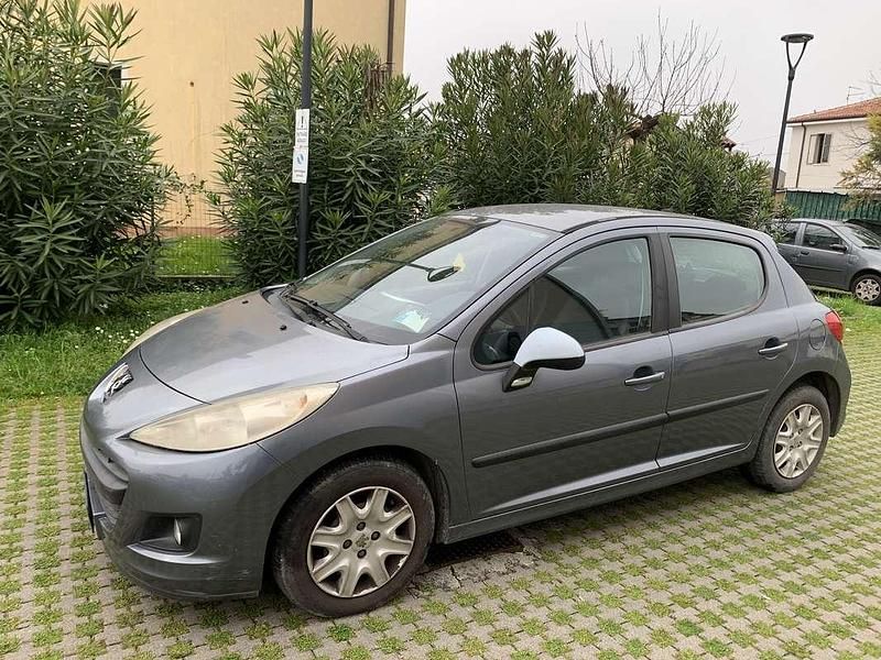 Usata Peugeot 207 73 CV (53 kW) 2009 Berlina