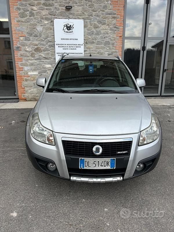 Usata Fiat Sedici Dynamic 119 CV (87 kW) 2006 Grigio SUV