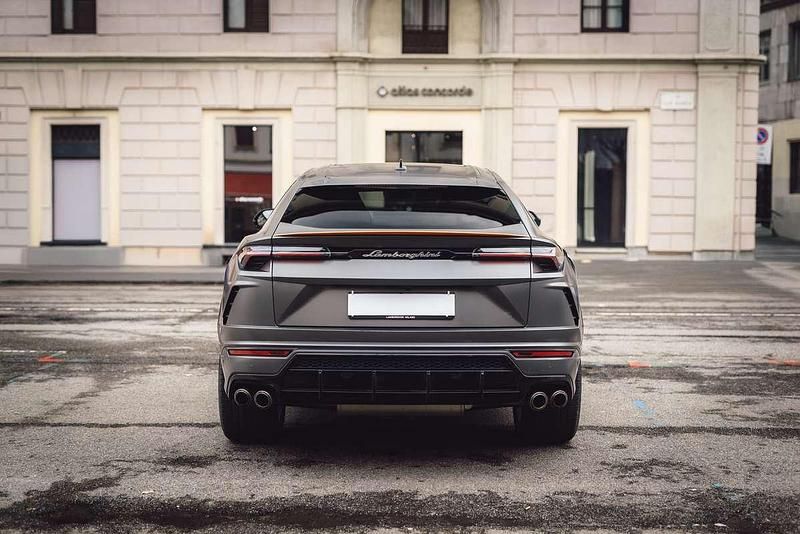 Usata Lamborghini Urus 650 CV (478 kW) 2021 Grigio SUV