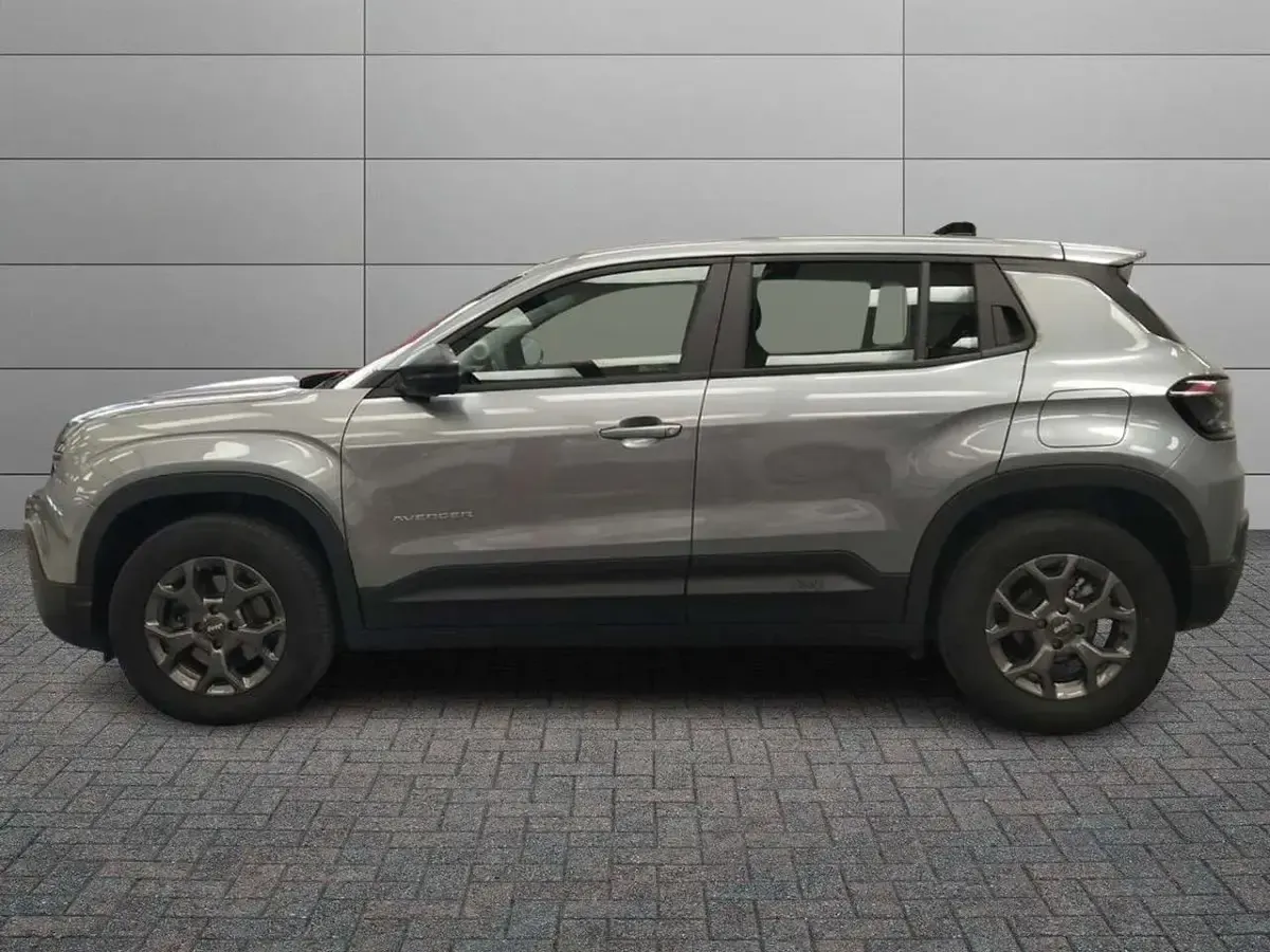 Usata Jeep Avenger Altitude 101 CV (74 kW) 2025 Argento SUV