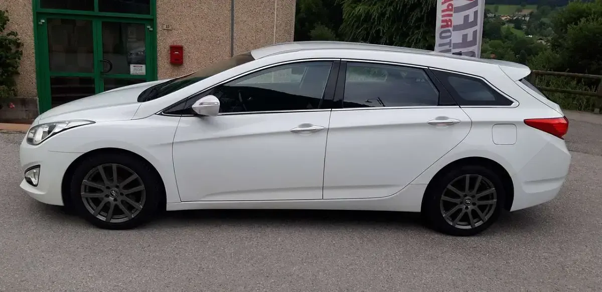 Usata Hyundai i40 Comfort 136 CV (100 kW) 2013 Bianco Station wagon