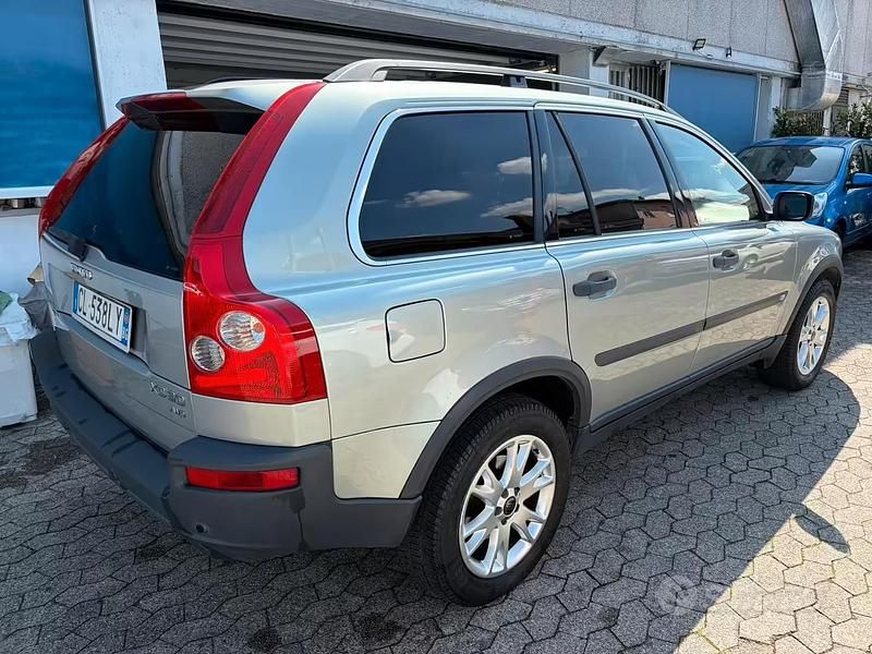 Usata Volvo XC90 210 CV (154 kW) 2004 Grigio SUV