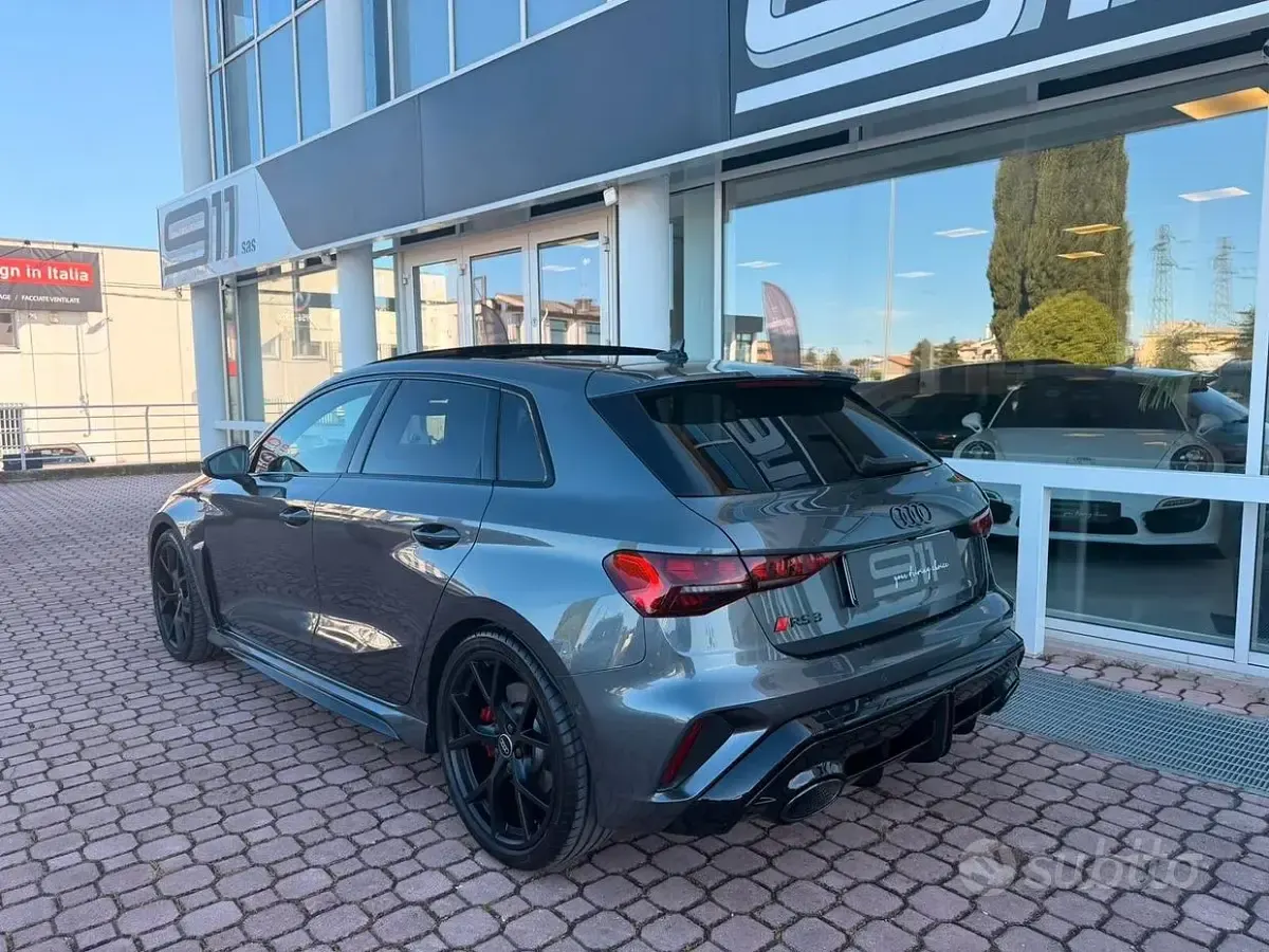 Usata Audi RS3 Ambiente 400 CV (294 kW) 2026 Grigio Berlina