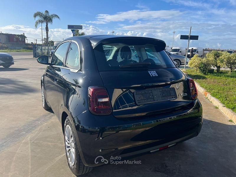 Nuova Fiat 500e La Prima 42 kW (58 CV) 2025 Nero Berlina