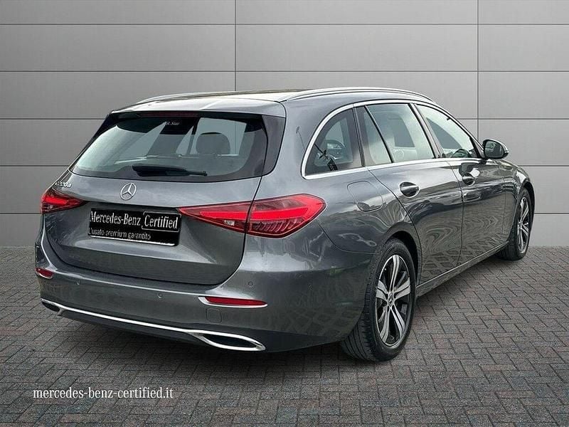 Usado Mercedes 220 200 CV (147 kW) 2022 Gris Familiar