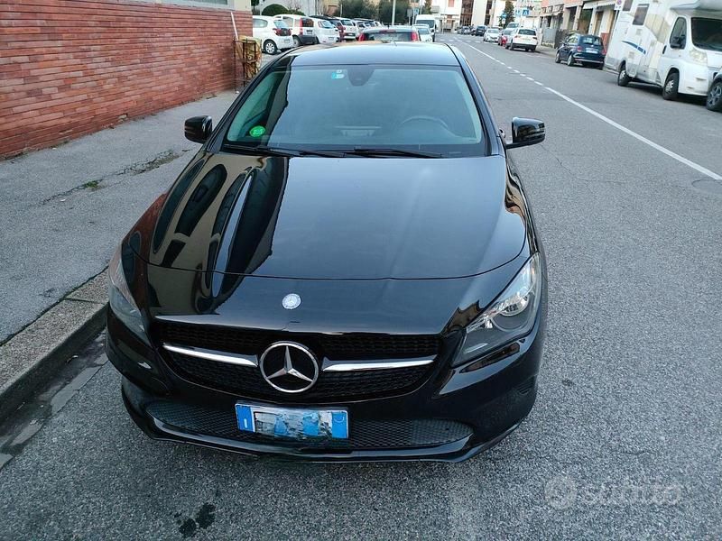 Usata Mercedes CLA200 Shooting Brake 136 CV (100 kW) 2017 Nero Station wagon