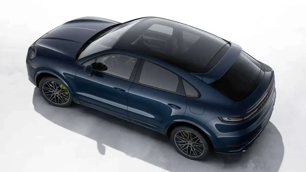 Usata Porsche Cayenne 305 CV (224 kW) 2023 Blu/azzurro SUV
