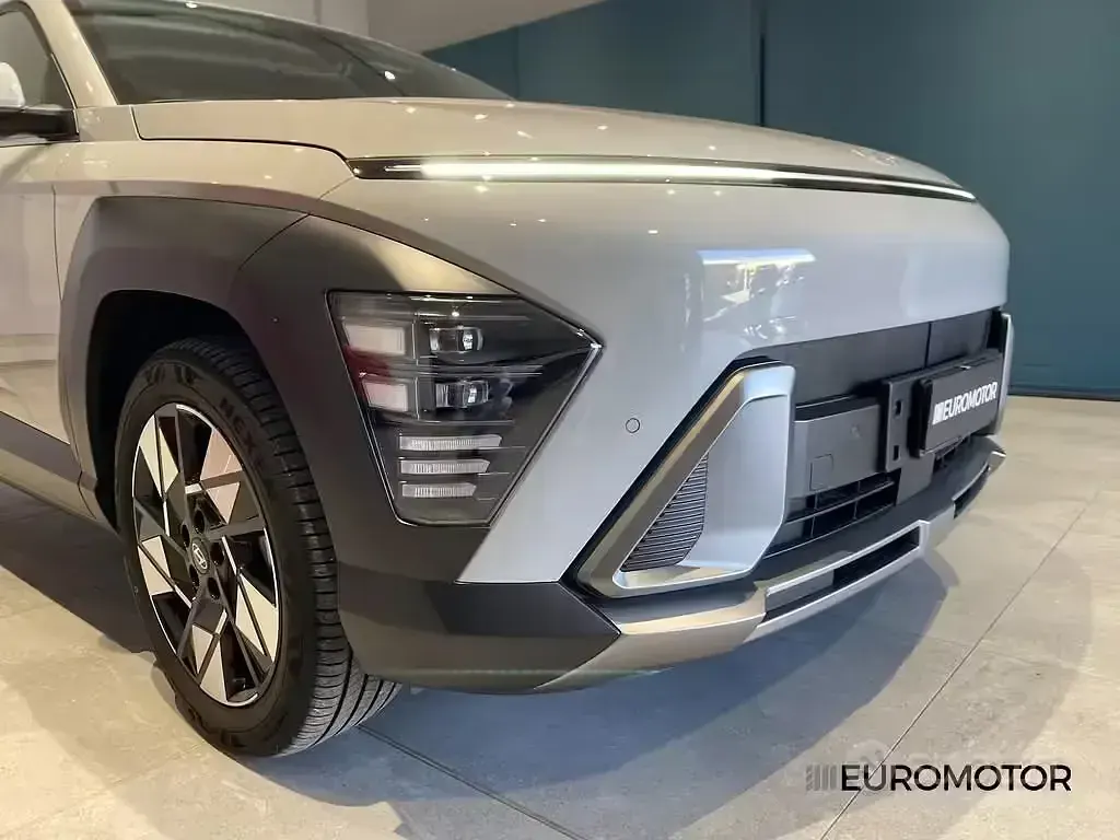 Usado Hyundai Kona 141 CV (103 kW) 2025 Gris SUV