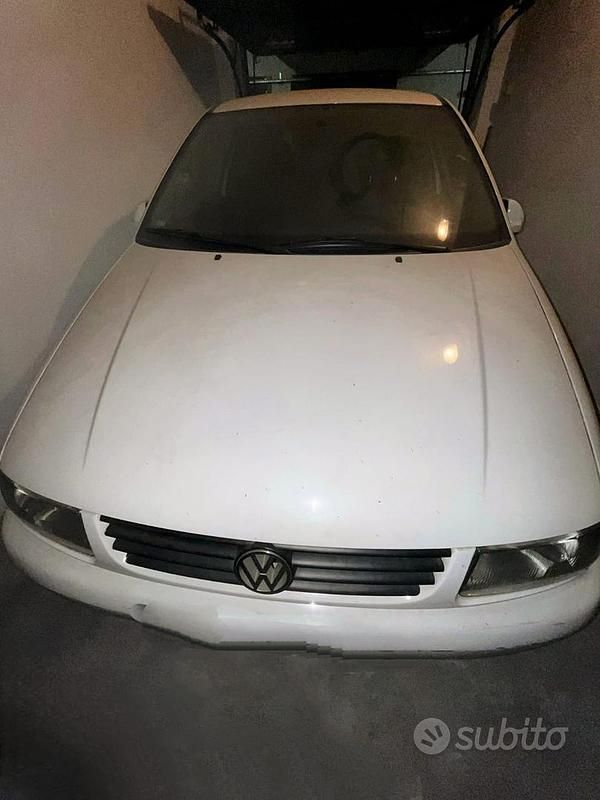 Usata VW Polo 50 CV (36 kW) 1997 Bianco Berlina