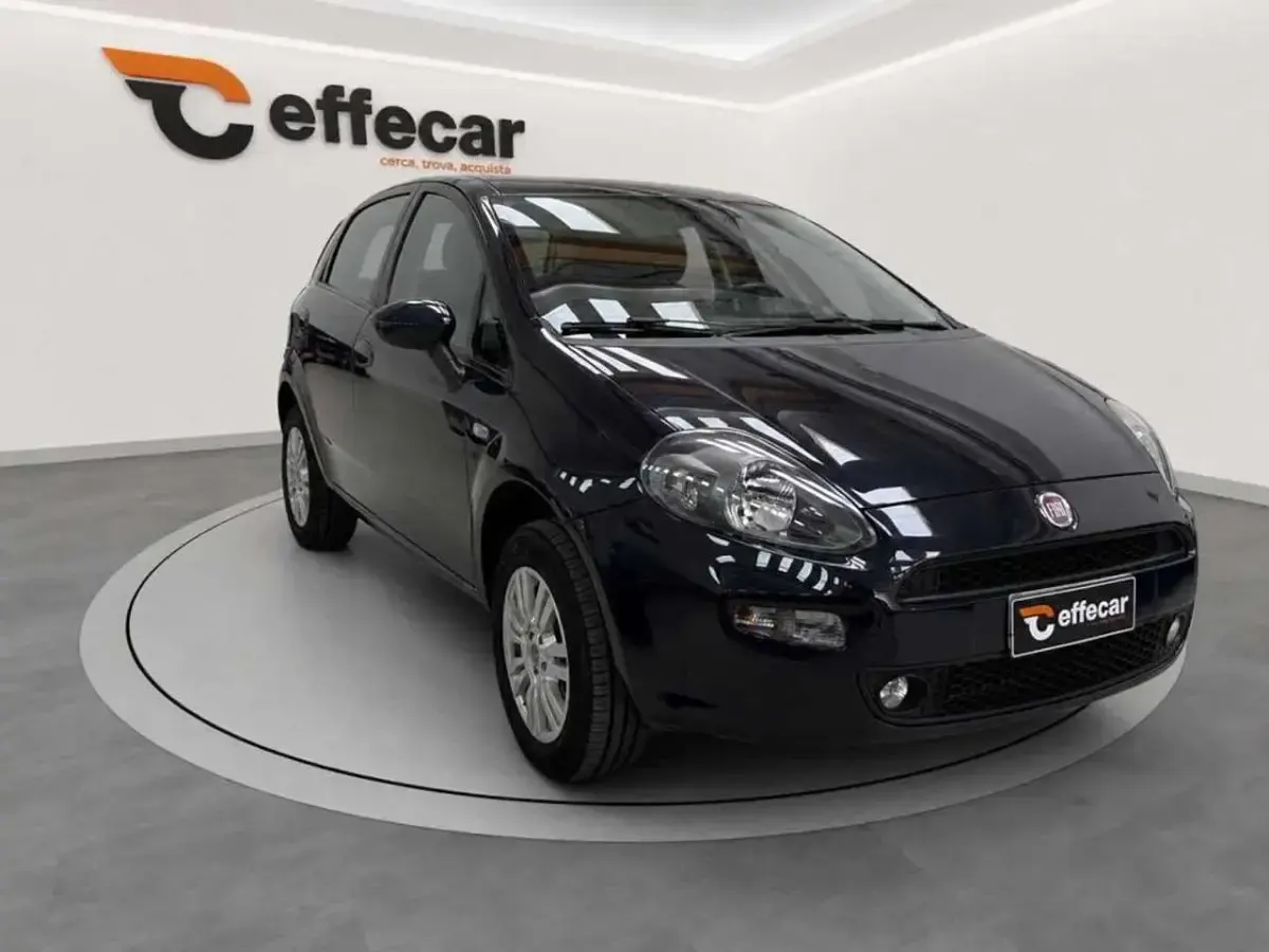 Usata Fiat Punto Lounge 77 CV (56 kW) 2014 Vari colori Utilitaria