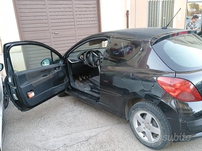 Gebraucht Peugeot 207 88 PS (64 kW) 2008 Schwarz Coupé