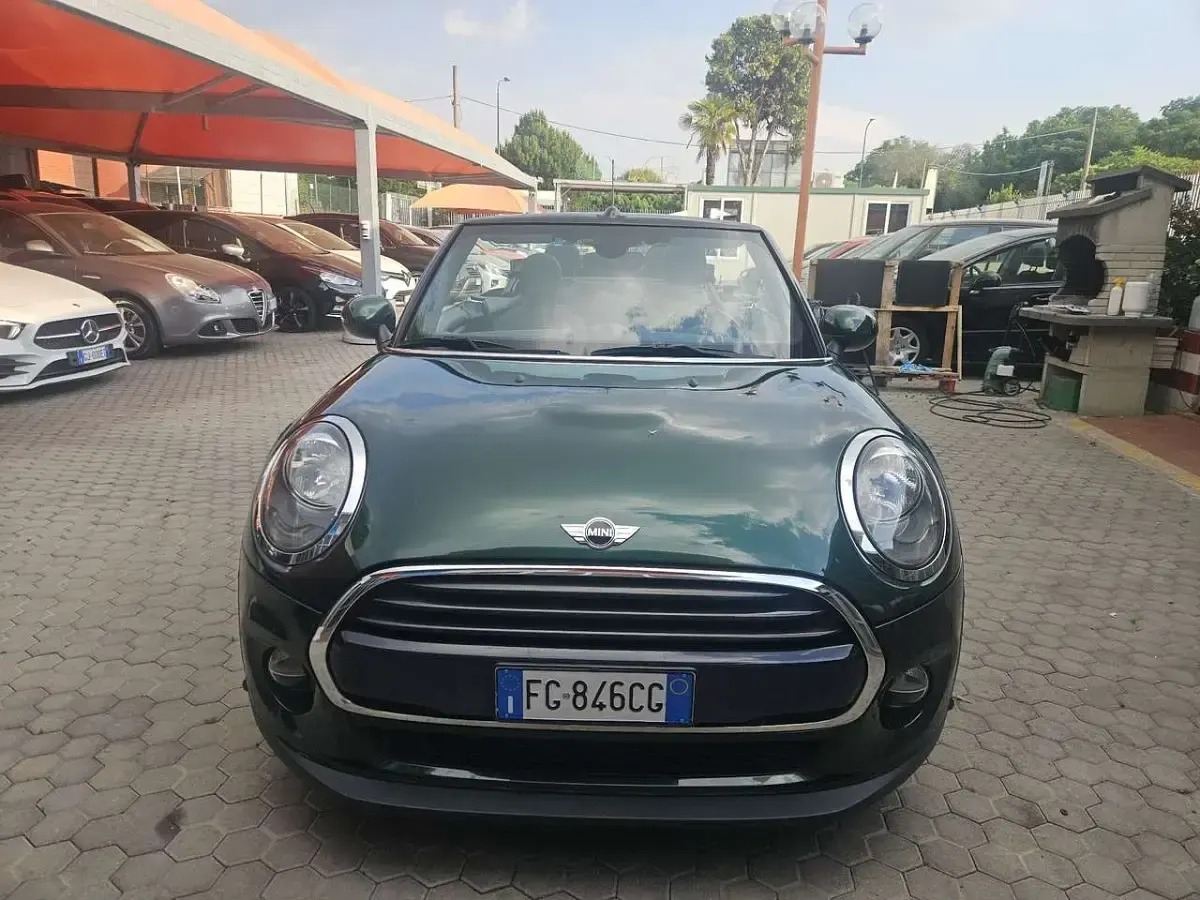Usata Mini Cooper D Cabriolet Hype 116 CV (85 kW) 2016 Verde Cabrio