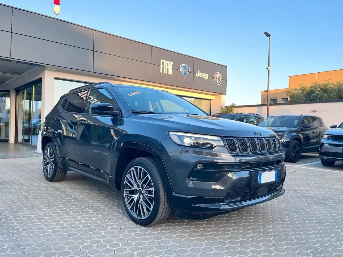 Usata Jeep Compass Summit 130 CV (95 kW) 2025 Grigio SUV