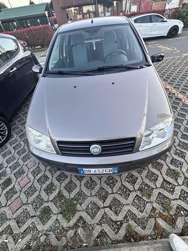 Usata Fiat Punto 86 CV (63 kW) 2006 Utilitaria