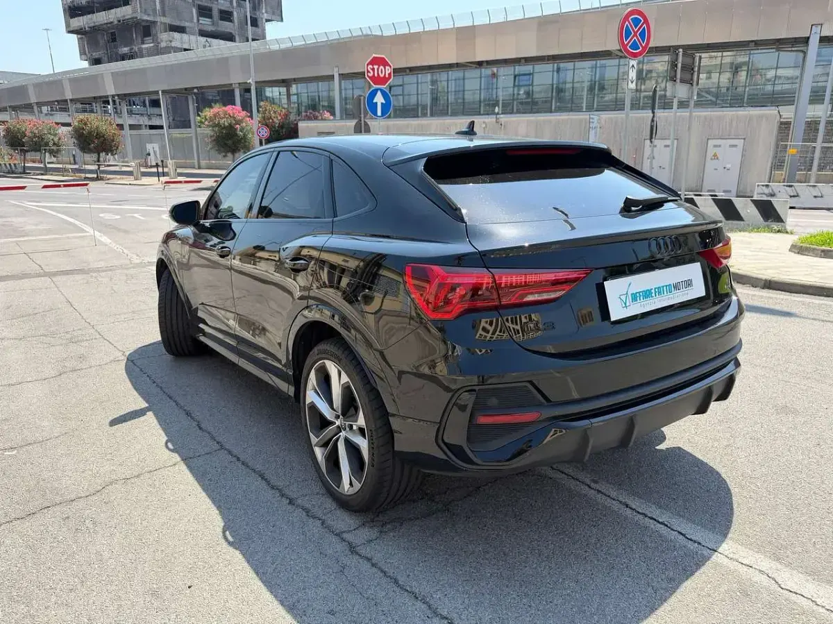 Usata Audi Q3 Sportback S-Line 190 CV (139 kW) 2024 Nero SUV