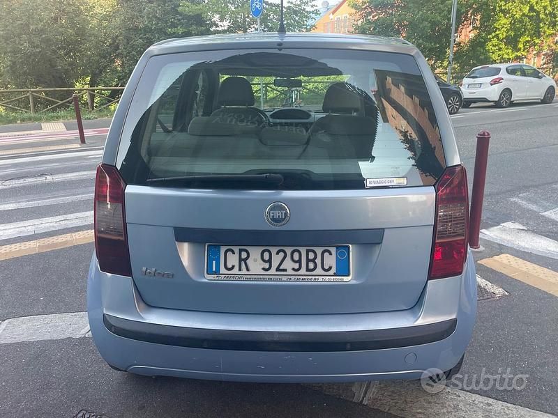 Usata Fiat Idea Emotion 95 CV (69 kW) 2004 Blu Monovolume