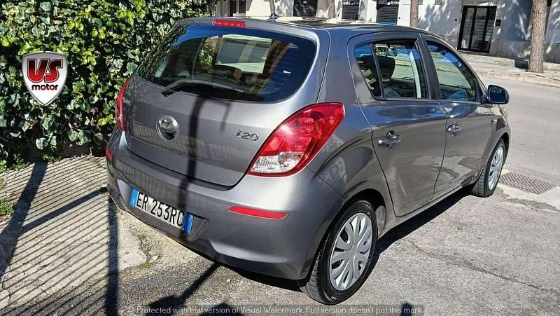 Usata Hyundai i20 Edition 84 CV (61 kW) 2013 Grigio Utilitaria