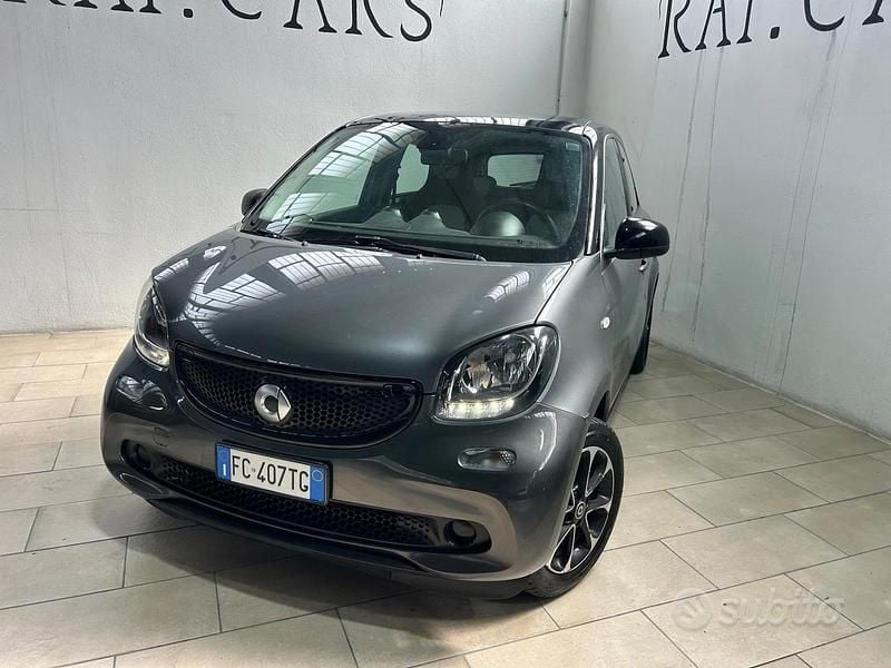 Usata Smart ForFour Passion 70 CV (51 kW) 2016 Grigio Utilitaria
