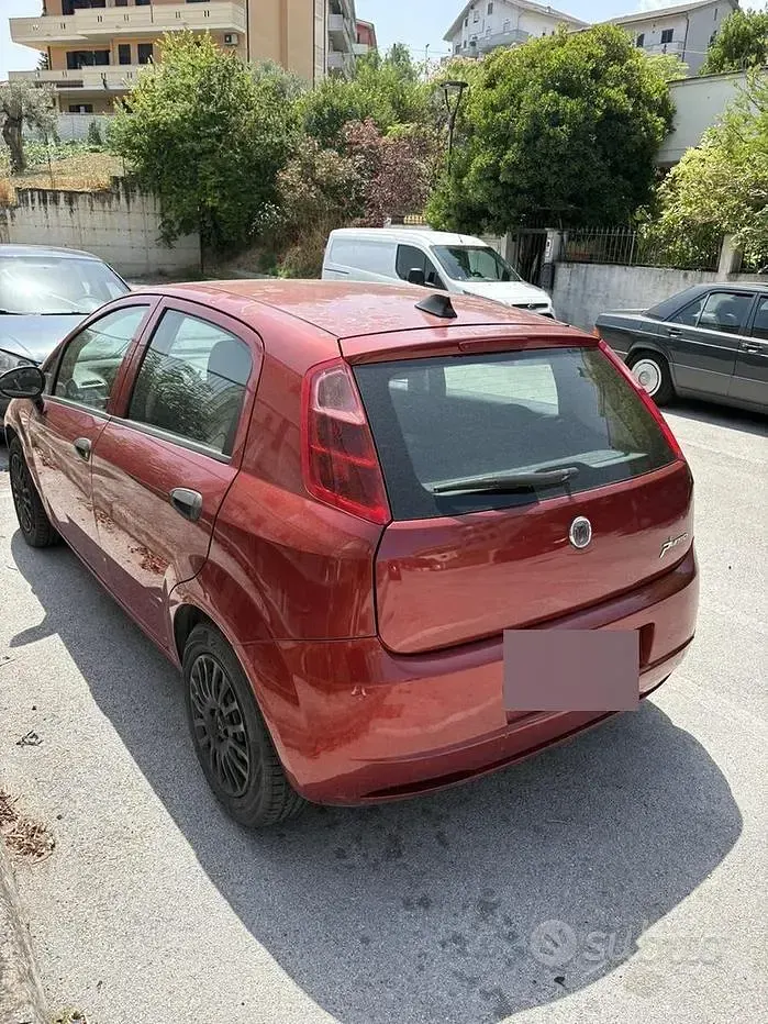 Usata Fiat Grande Punto 75 CV (55 kW) 2007 Rosso Utilitaria