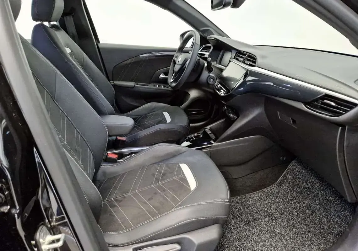 Usata Opel Corsa Ultimate 101 CV (74 kW) 2024 Nero Utilitaria